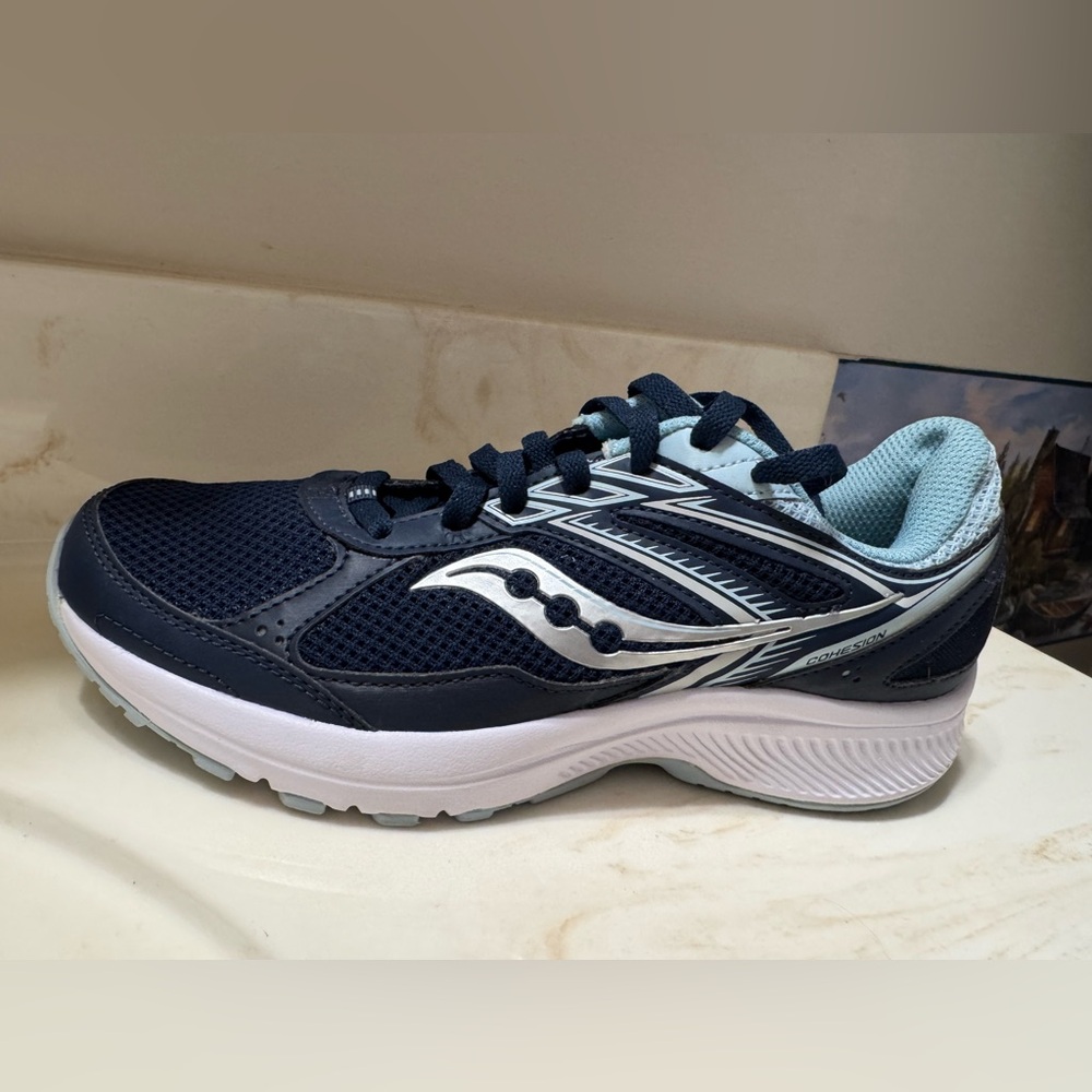 Saucony Women's Navy Cohesion 14 Road Running Shoe Size 8